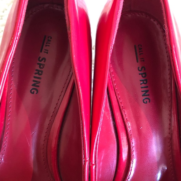 Red pointed toe Call It Spring heels! 👠 - Picture 3 of 5